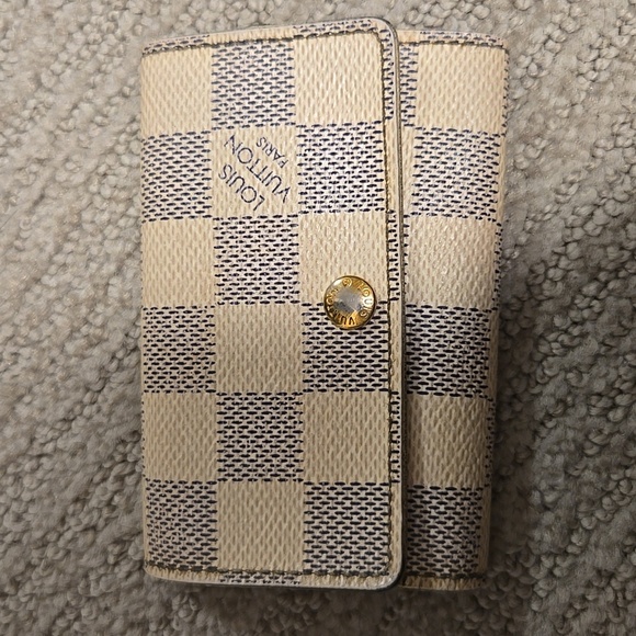 Louis Vuitton Damier Azur 6 Key Holder Authentic - Picture 2 of 11